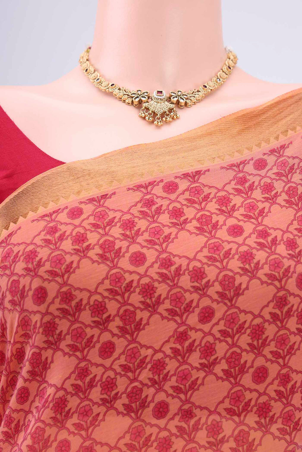 Border image of Salmon Mangalagiri Cotton Saree with Printed design on the body and Zari Border. 