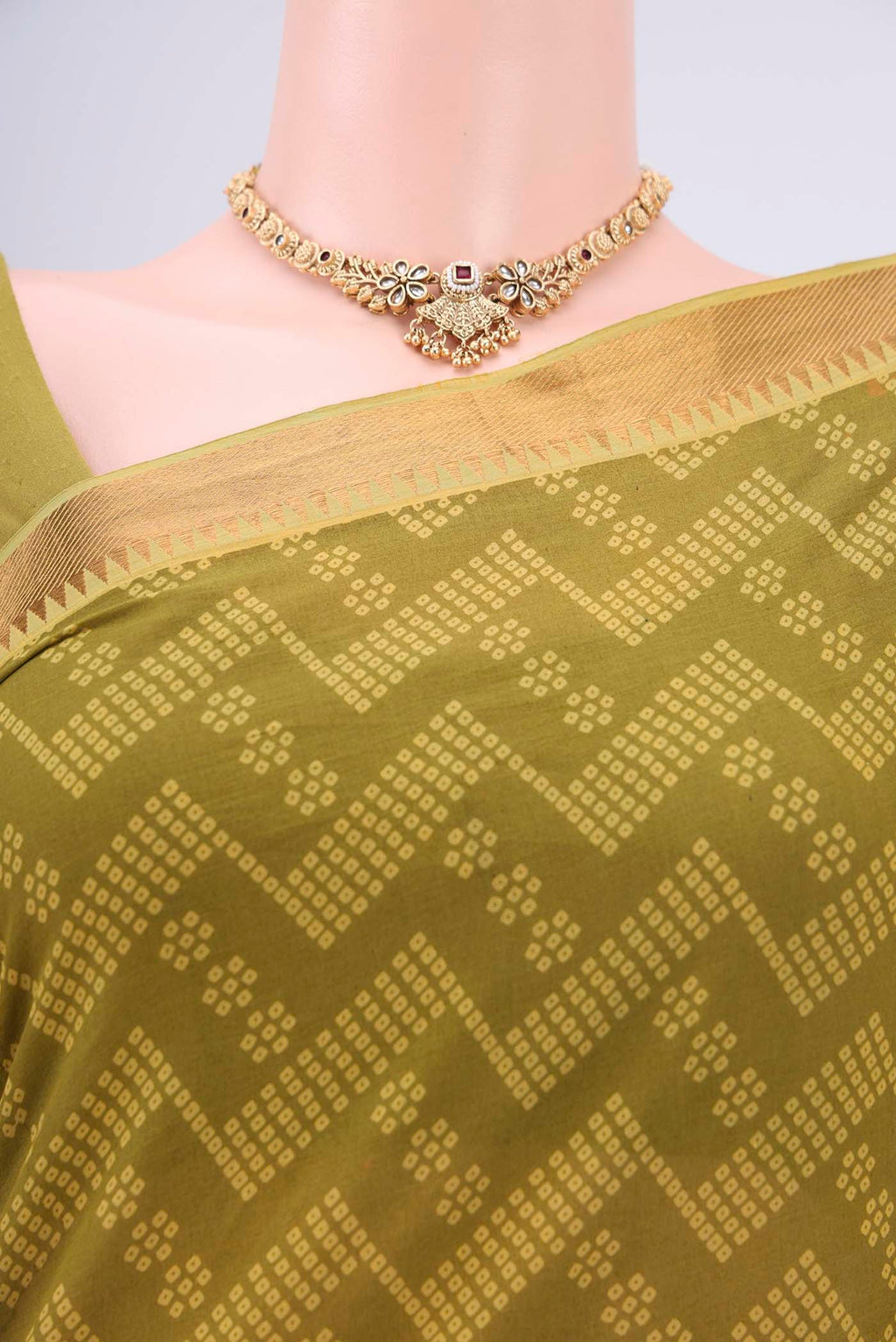 Border image of Mehandi Green Mangalagiri Cotton Saree with Printed design on the body and Zari Border. 