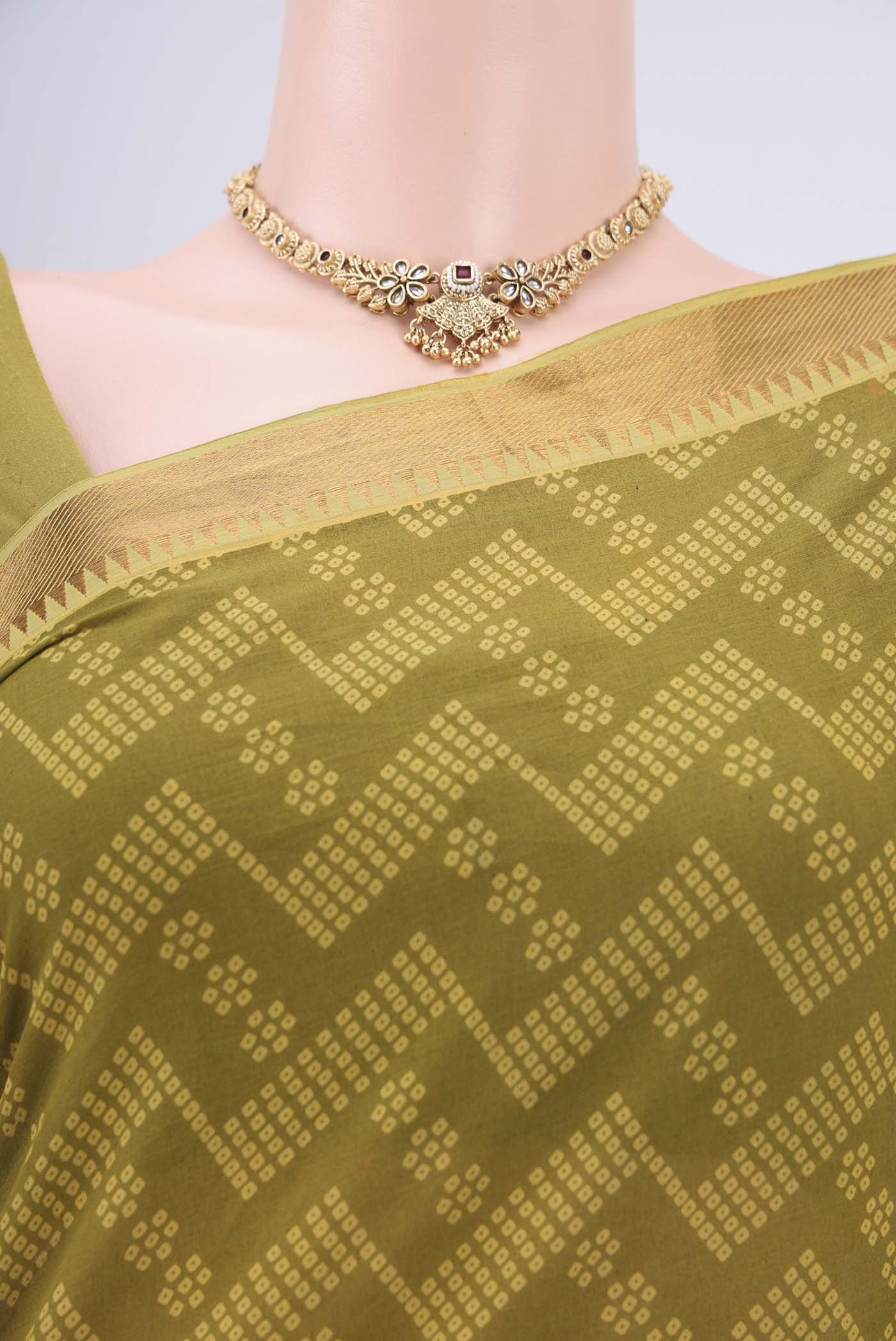 Border image of Mehandi Green Mangalagiri Cotton Saree with Printed design on the body and Zari Border. 
