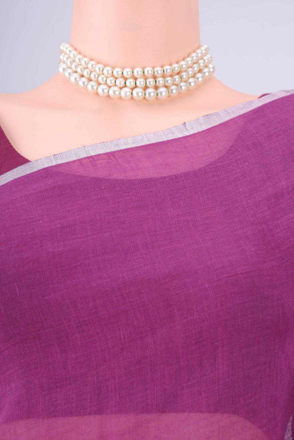 Border image of Mauve Linen Saree with Half And Half on the body and Thin Zari Line. 