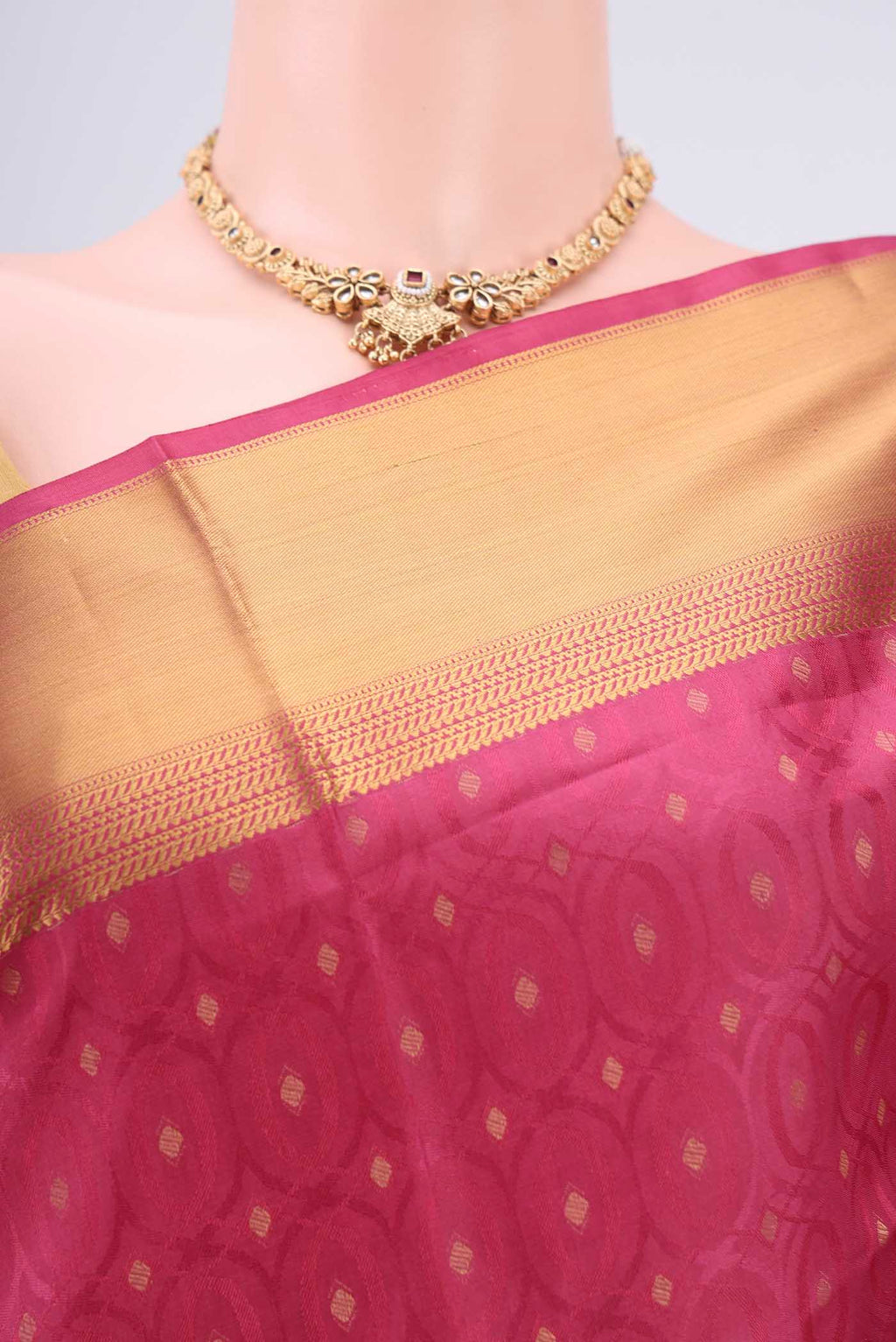 Border image of Pink Baluchari Silk Saree with Jacquard With Thread Butta on the body and Zari Border. 