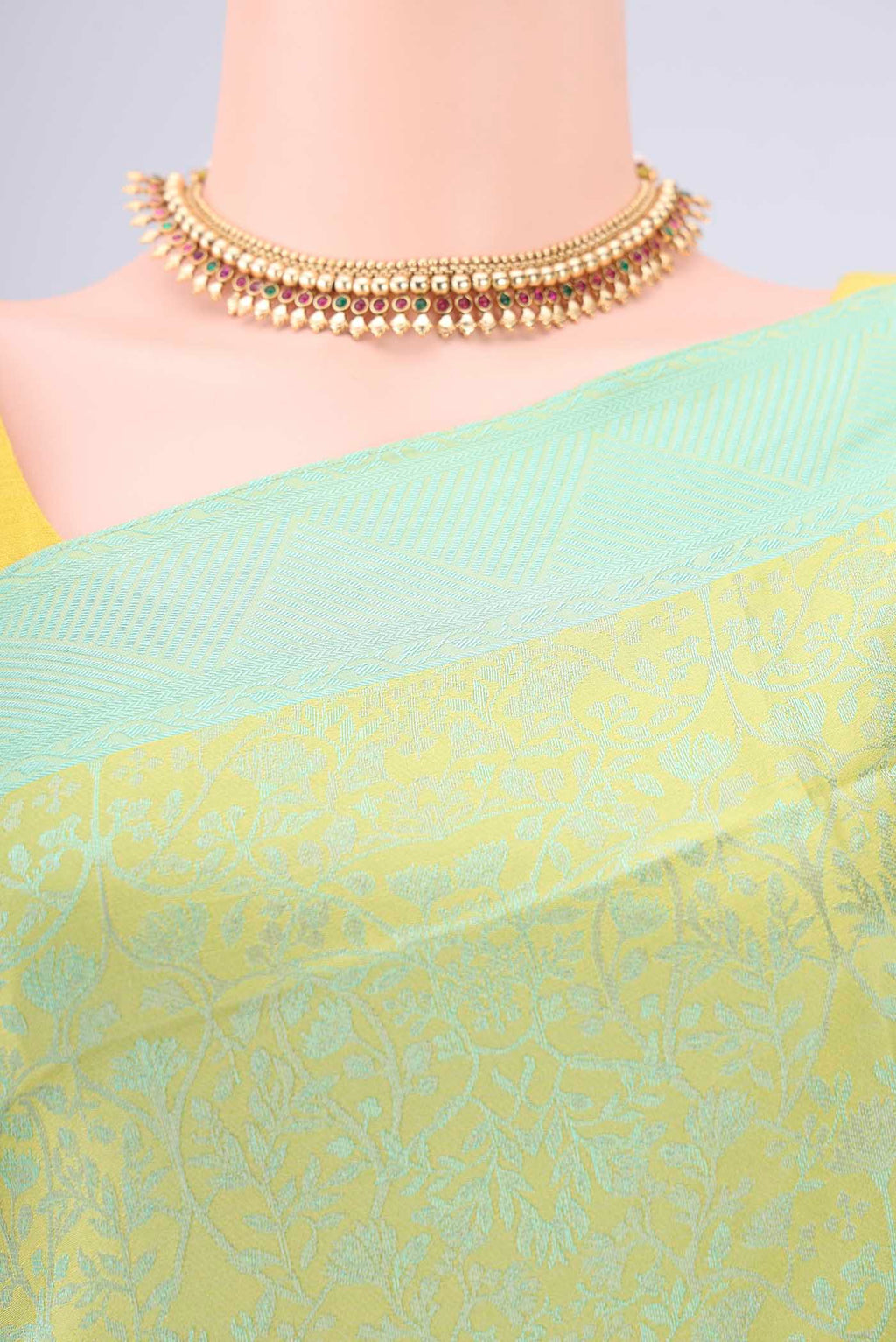 Border image of Acid Green Soft Silk Saree with Jacquard design on the body and Thread Border. 