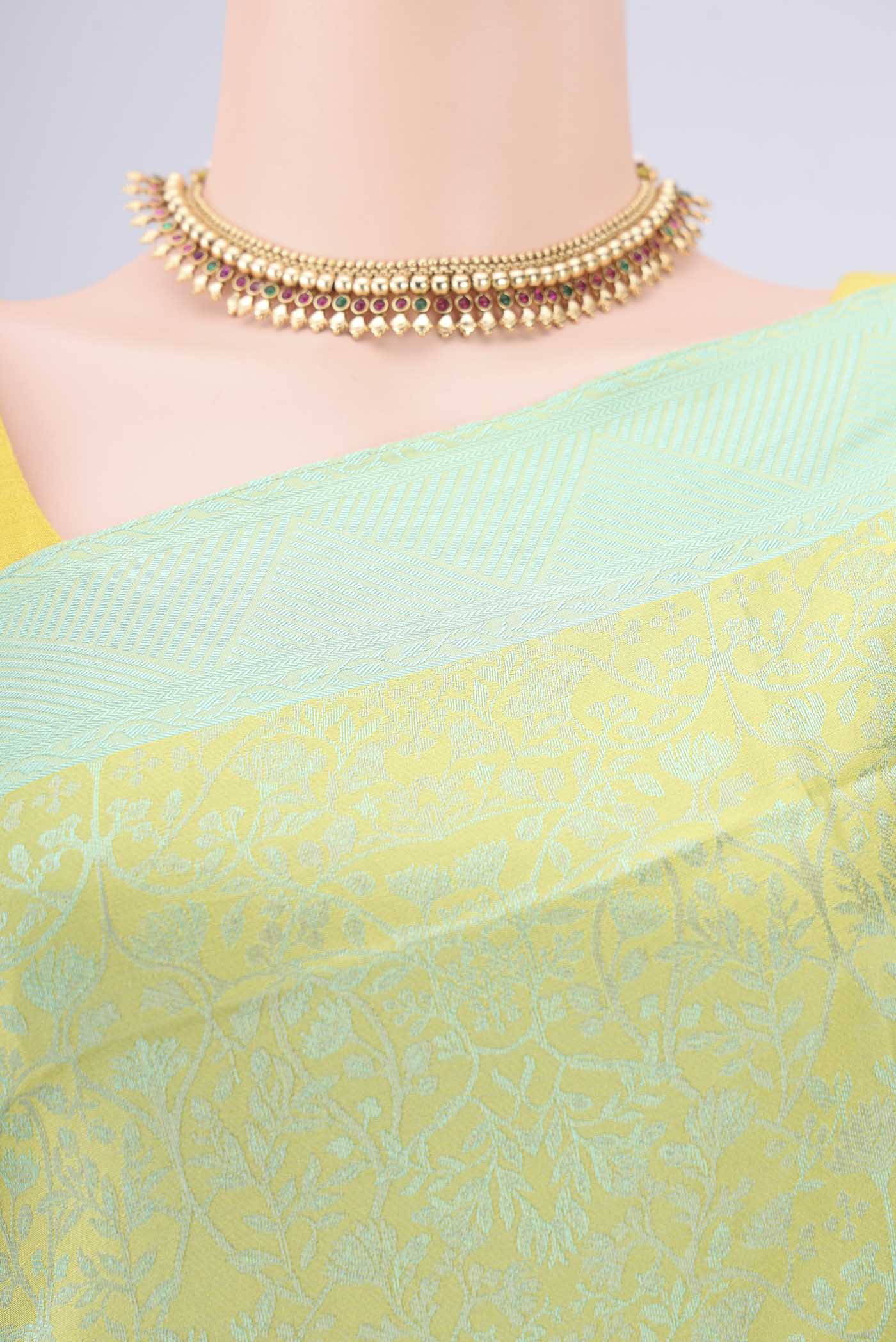 Border image of Acid Green Soft Silk Saree with Jacquard design on the body and Thread Border. 