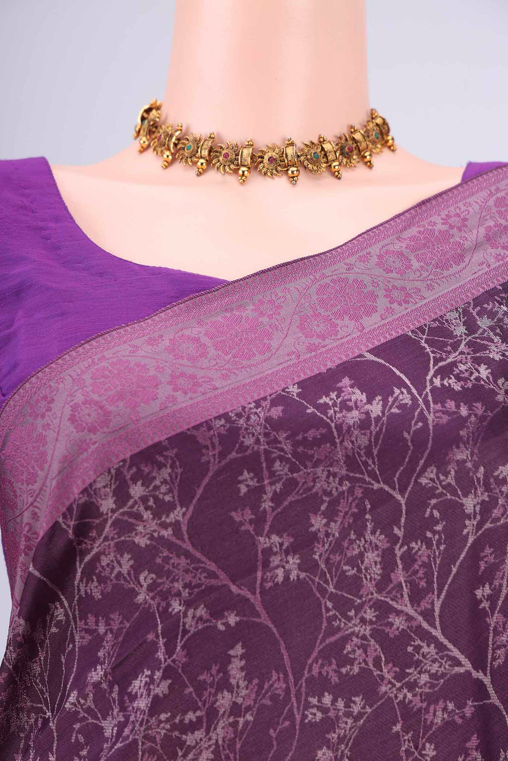 Border image of Purple Soft Silk Saree with Jacquard design on the body and Thread Border. 