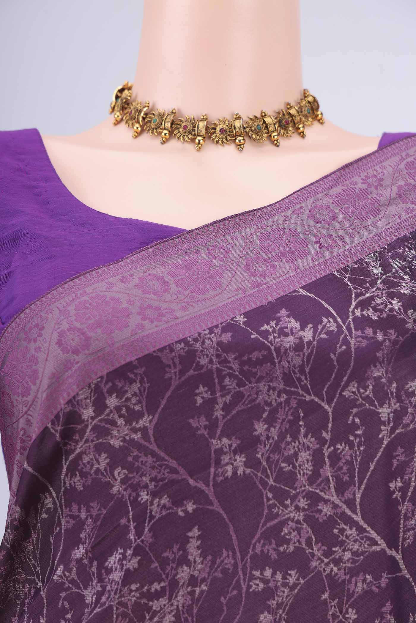 Border image of Purple Soft Silk Saree with Jacquard design on the body and Thread Border. 