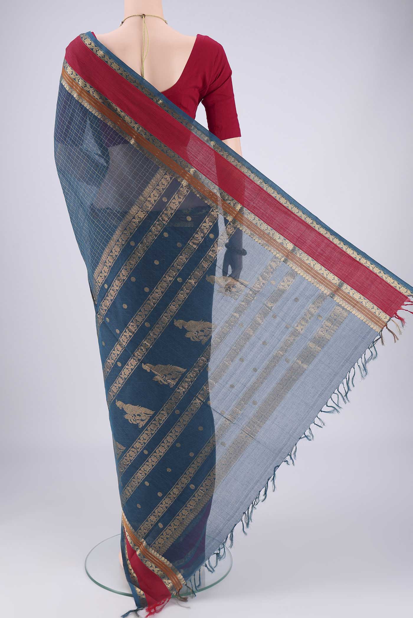 Flat view of Grey Kanchi Cotton Saree with Plain Body and Zari Border. 
