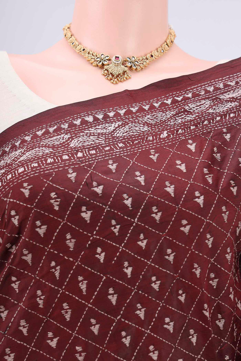Border image of Coffee Brown Kantha Silk Saree with Kantha Work on the body and Thread Border. 