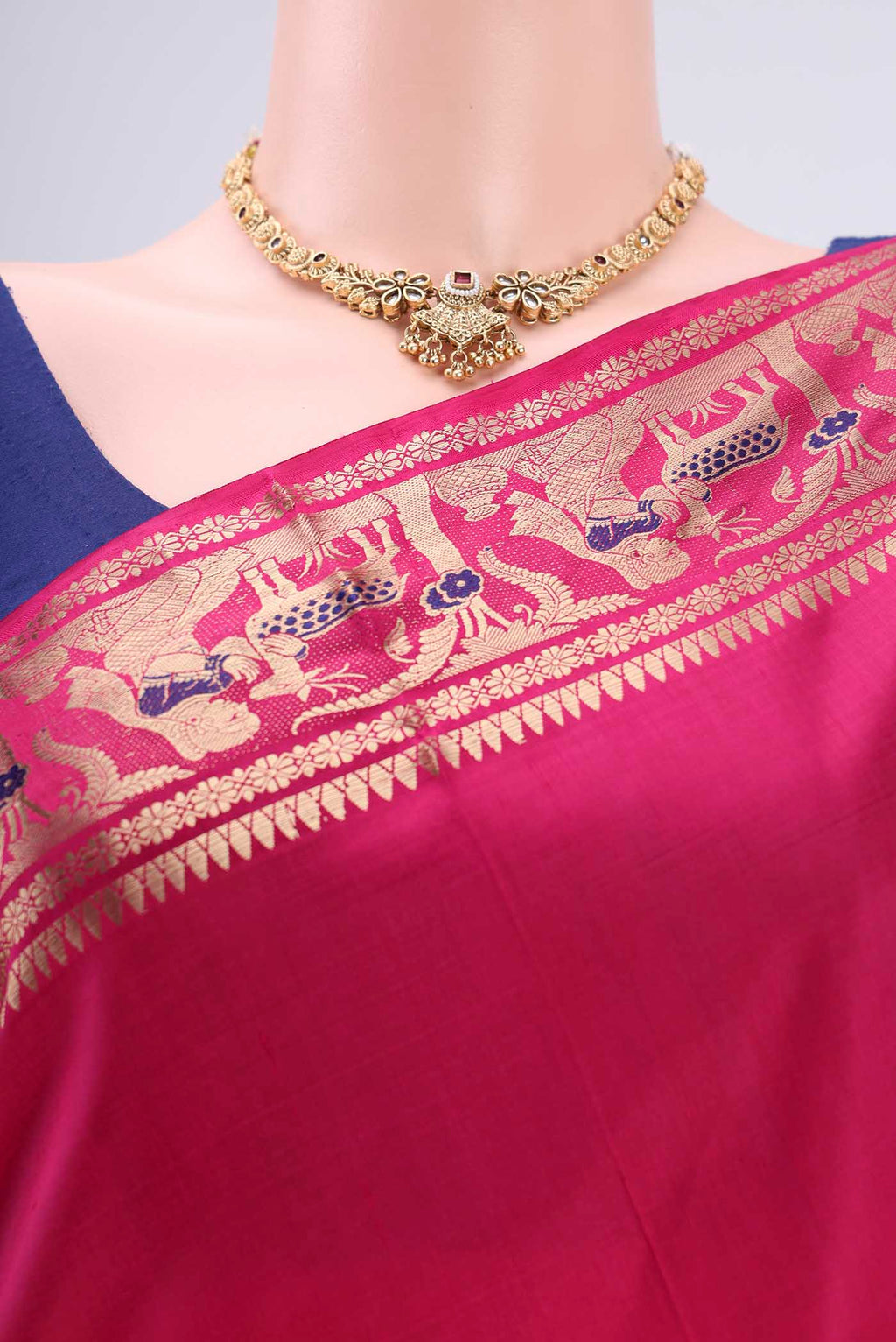 Border image of Rani Pink Baluchari Silk Saree with Zari And Thread Butta on the body and Zari And Thread Border. 