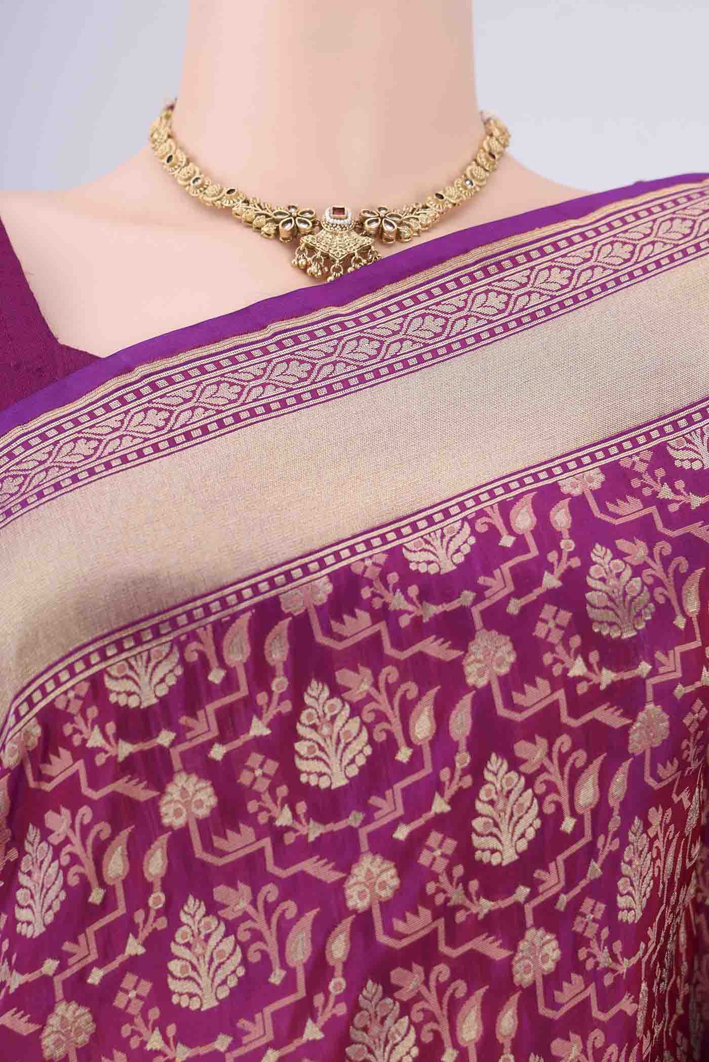 Border image of Magenta Banarasi Silk Saree with Jacquard With Zari Butta on the body and Zari Border. 