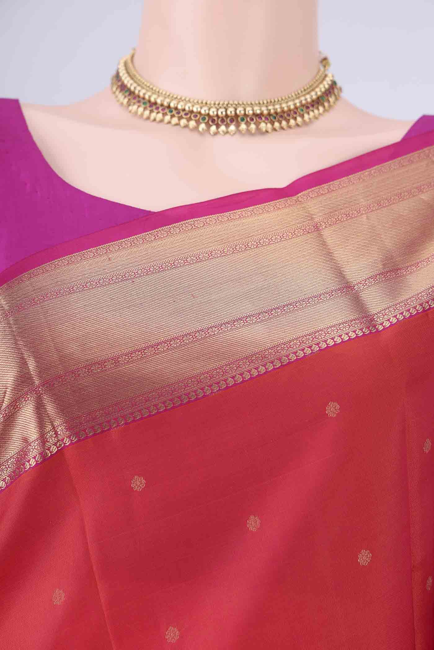 Border image of Dark Pink Dual Tone Kanchipuram Silk Saree with Plain Body and Zari Border. 