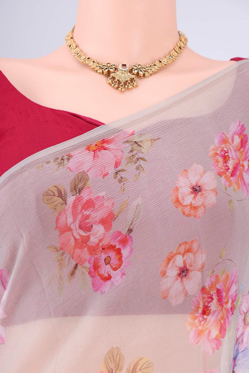 Border image of Grey Mysore Chiffon Saree with Floral Print on the body and Plain Border. 