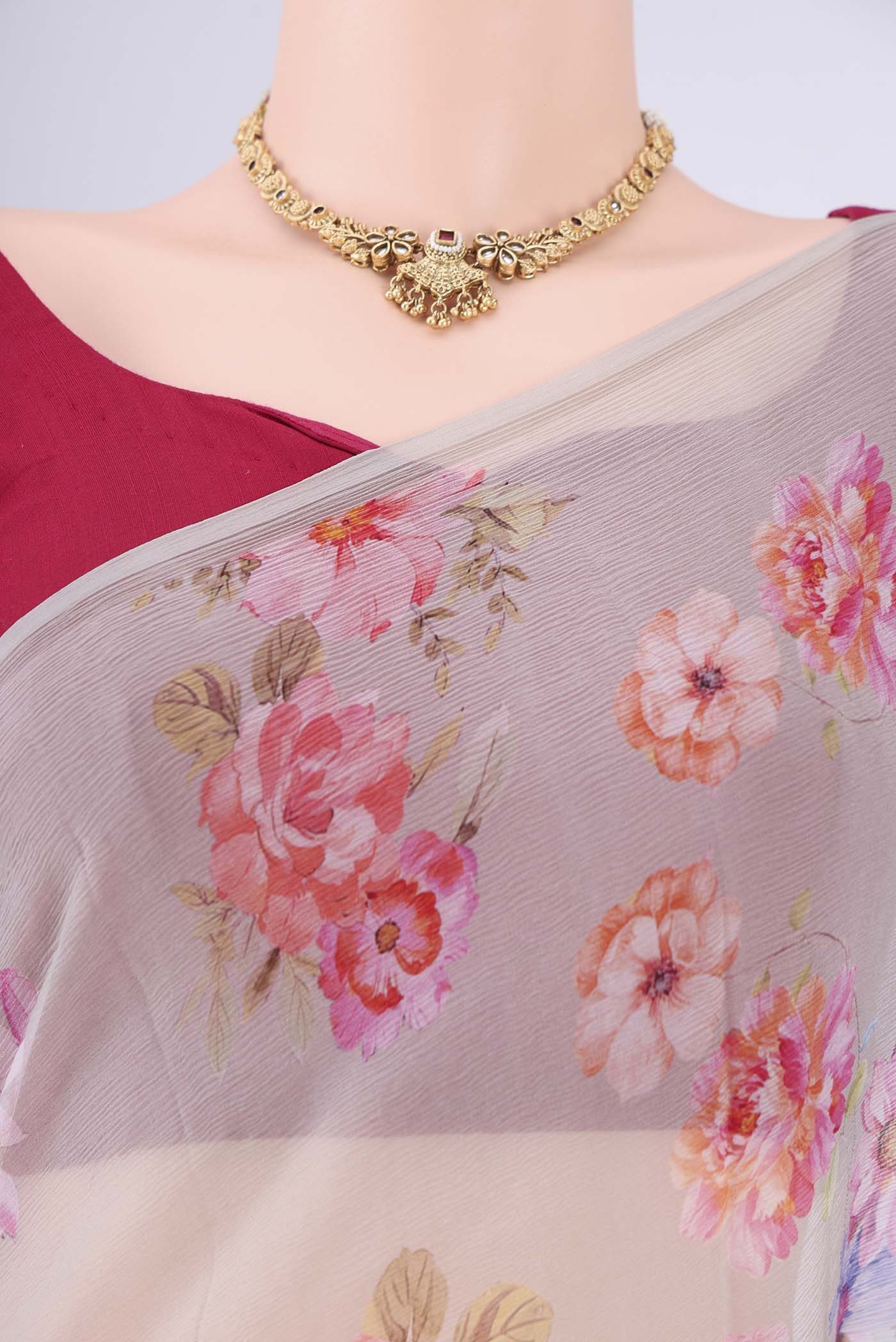 Border image of Grey Mysore Chiffon Saree with Floral Print on the body and Plain Border. 