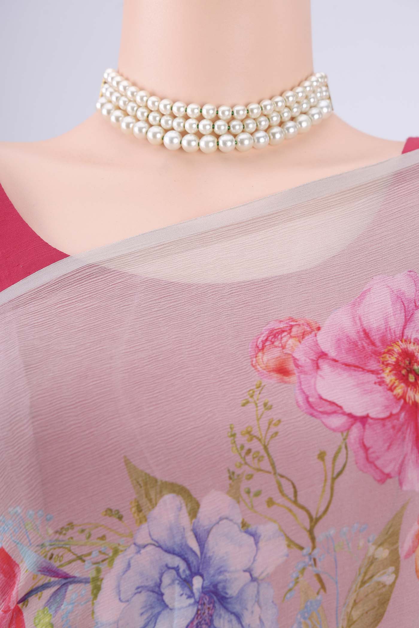 Border image of Grey Mysore Chiffon Saree with Floral Print on the body and Without Border. 