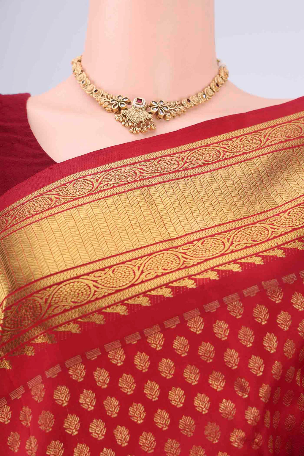 Border image of Pure Silk Pure Zari Red Kanjivaram Saree with Zari Brocade on the body and Zari Border. 