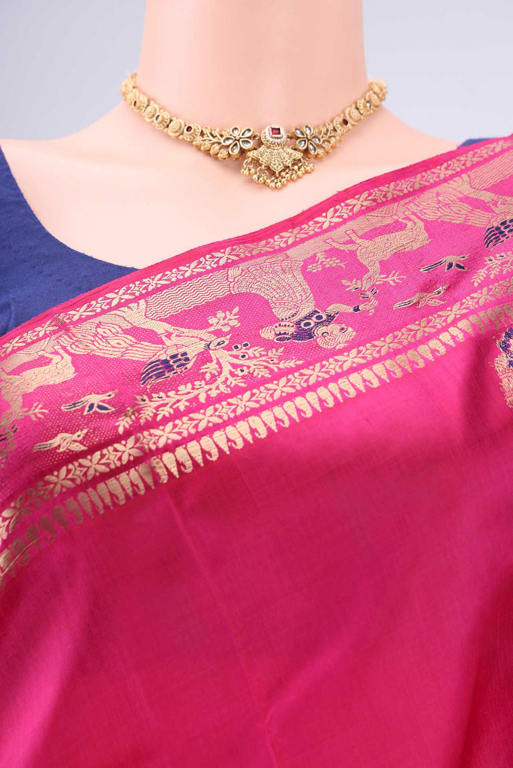 Border image of Rani Pink Baluchari Silk Saree with Zari And Thread Butta on the body and Zari And Thread Border. 
