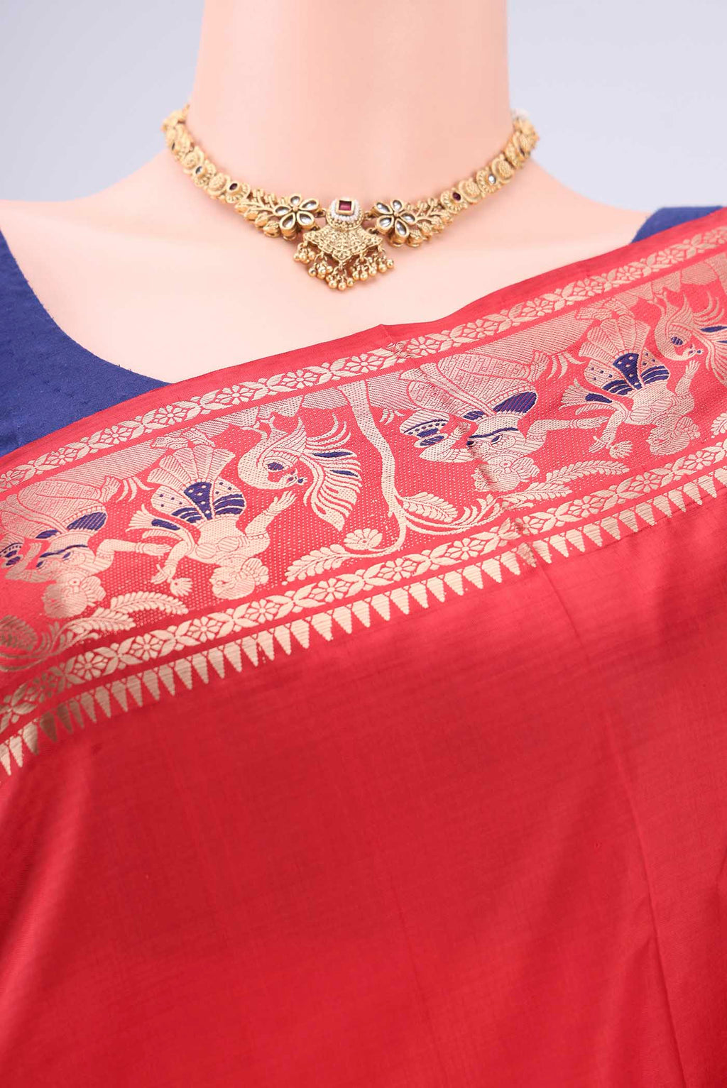 Border image of Red Baluchari Silk Saree with Zari And Thread Butta on the body and Zari And Thread Border. 