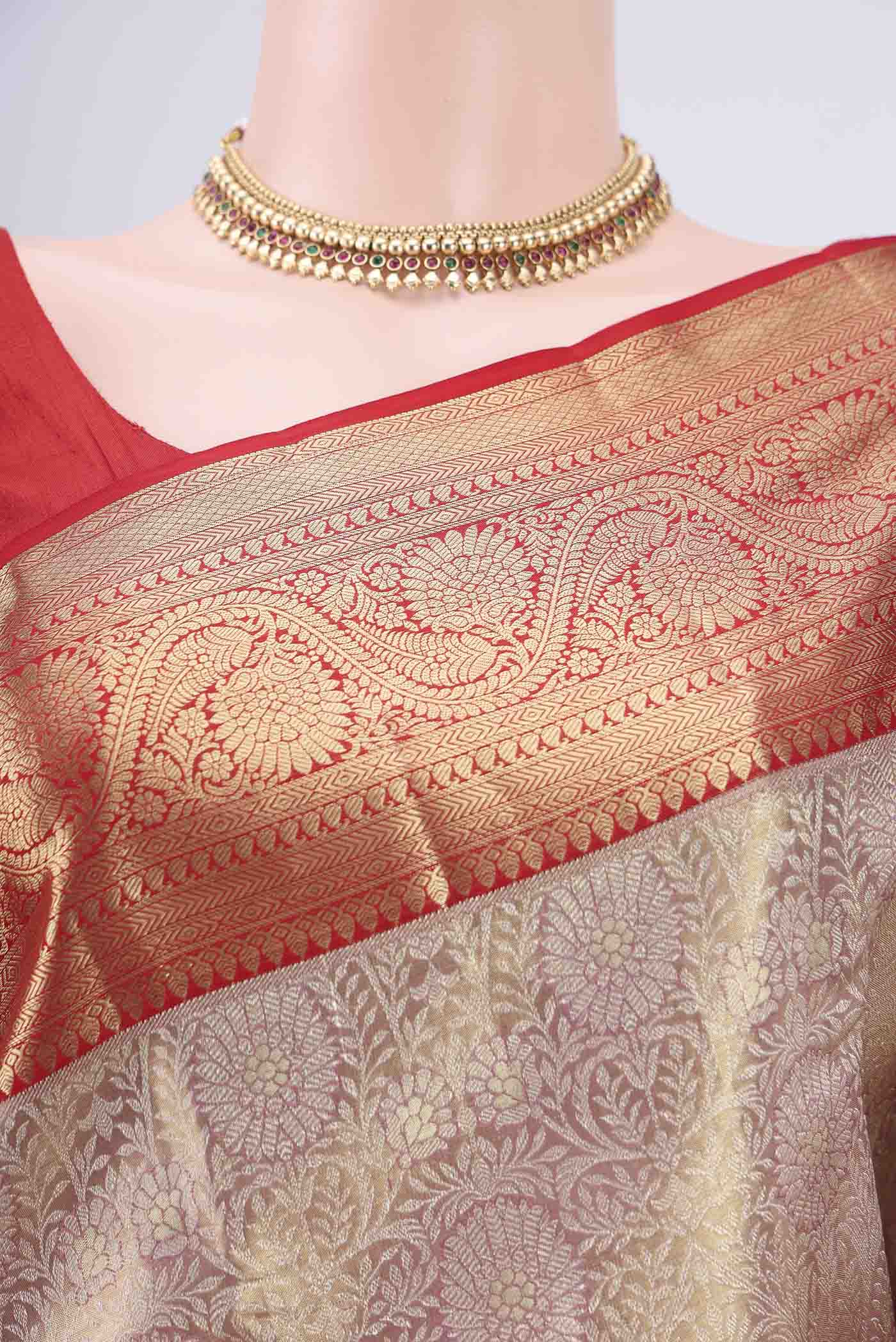 Border image of Gold with maroom Dual Tone Kanchipuram Silk Saree with Zari Brocade on the body and Zari Border. 
