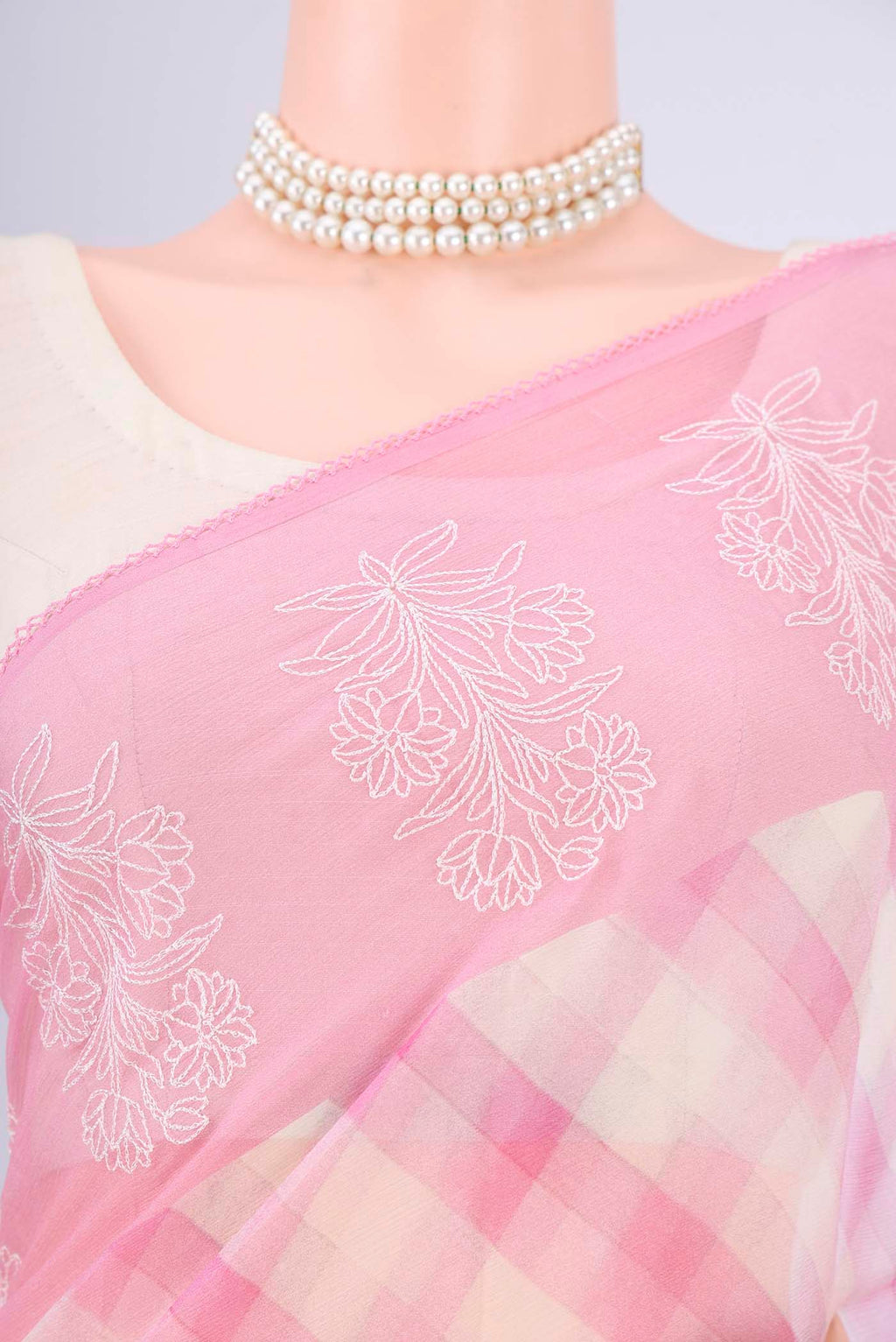 Border image of Rose pink Mysore Chiffon Saree with Checked design on the body and Thread Border. 