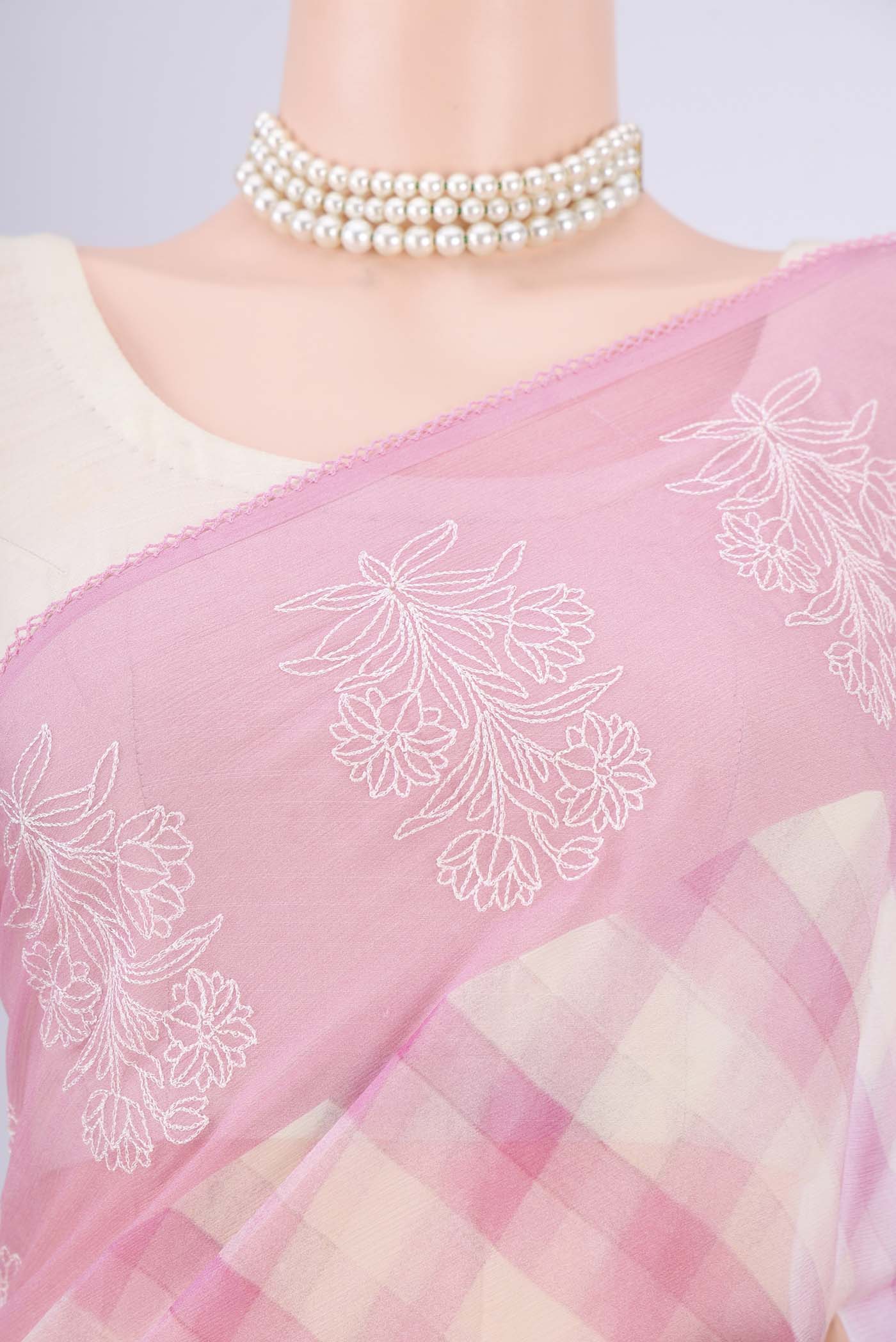 Border image of Rose pink Mysore Chiffon Saree with Checked design on the body and Thread Border. 