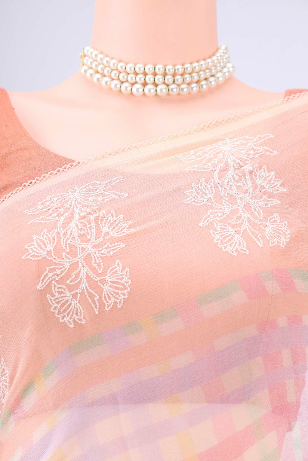 Border image of Multi Color Mysore Chiffon Saree with Checked design on the body and Thread Border. 
