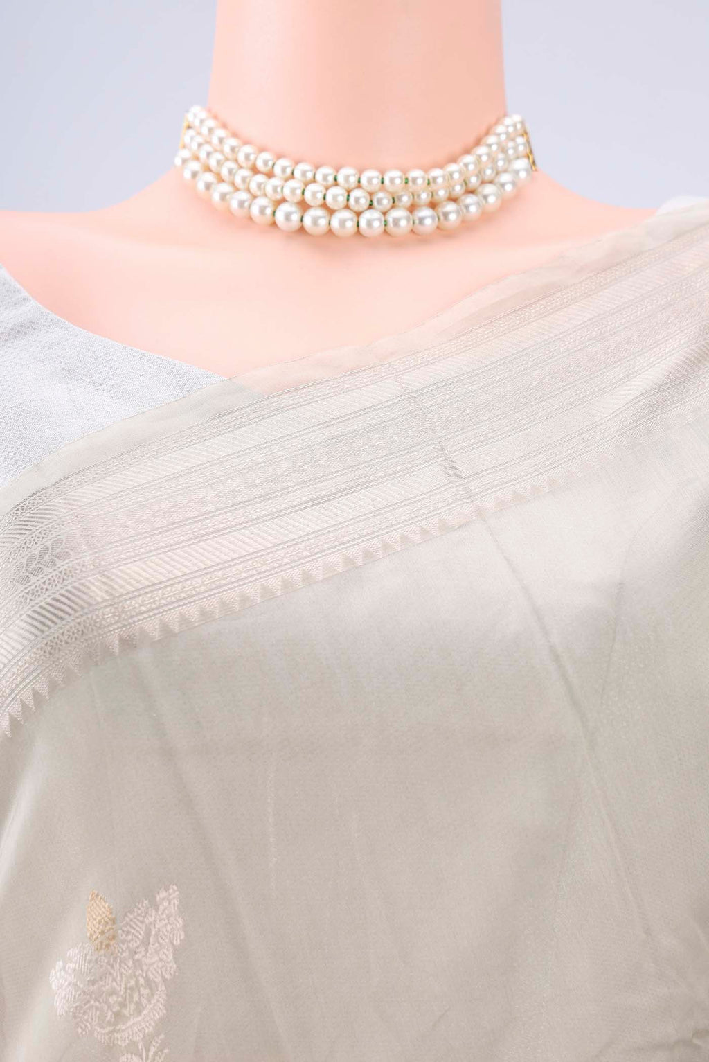 Border image of Davys Grey Chanderi Silk Cotton Saree with Zari Butta on the body and Zari Border. 