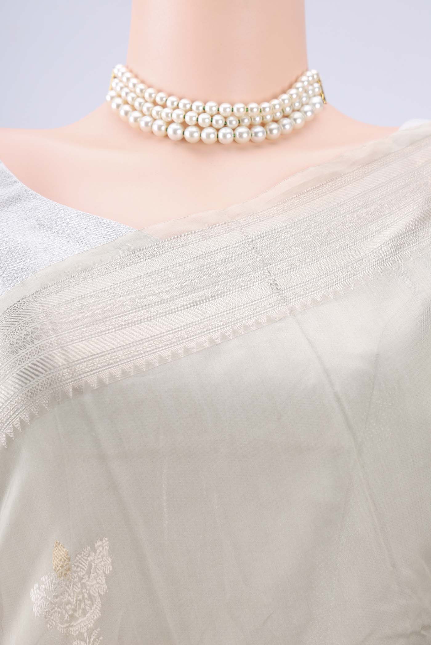 Border image of Davys Grey Chanderi Silk Cotton Saree with Zari Butta on the body and Zari Border. 