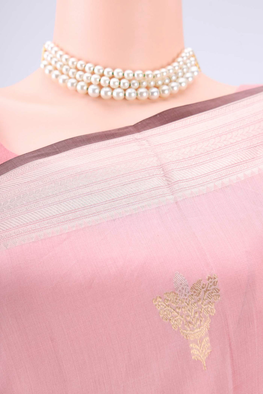 Border image of Rose pink Chanderi Silk Cotton Saree with Zari Butta on the body and Zari Border. 