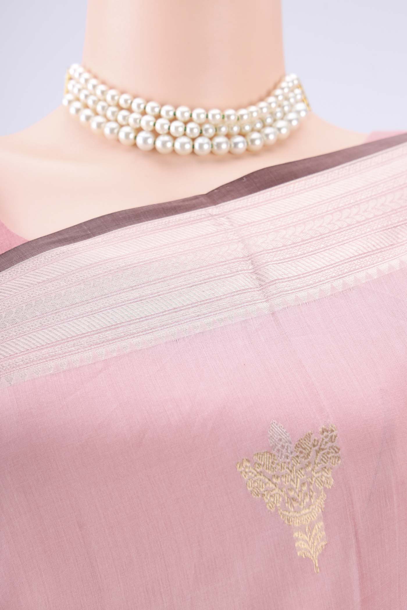 Border image of Rose pink Chanderi Silk Cotton Saree with Zari Butta on the body and Zari Border. 