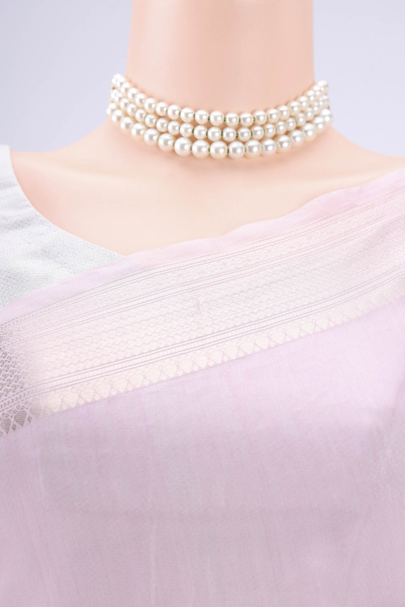 Border image of Rose pink Chanderi Silk Cotton Saree with Zari Butta on the body and Zari Border. 