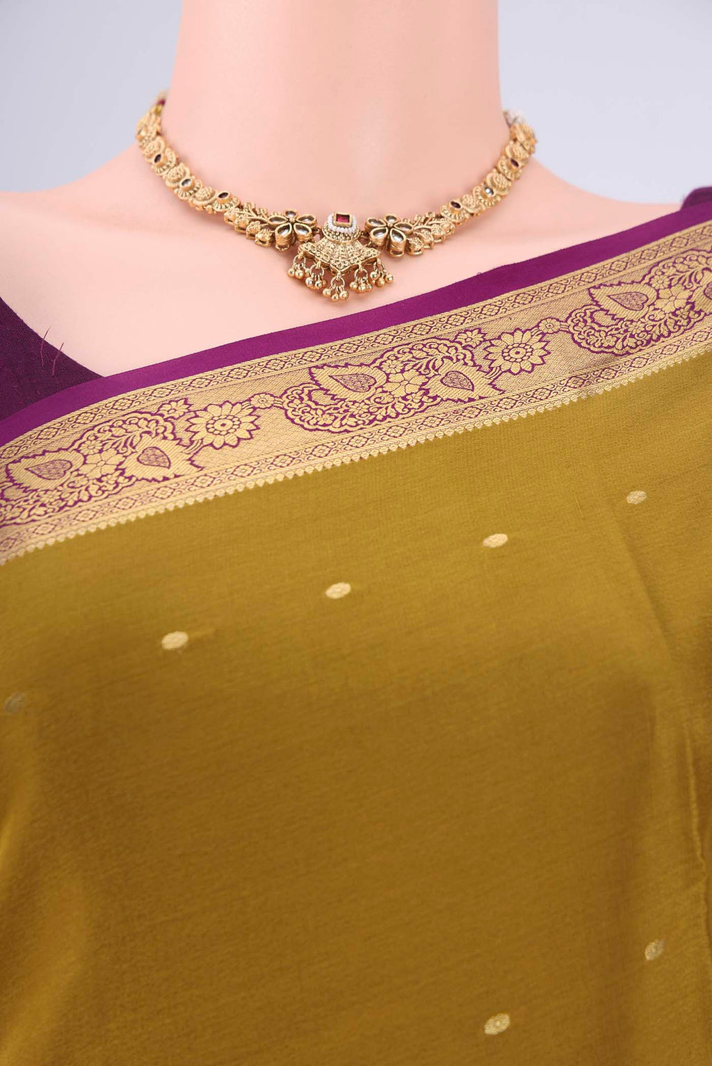 Border image of Mehandi Green Mysore Georgette Saree with Zari Butta on the body and Zari Border. 