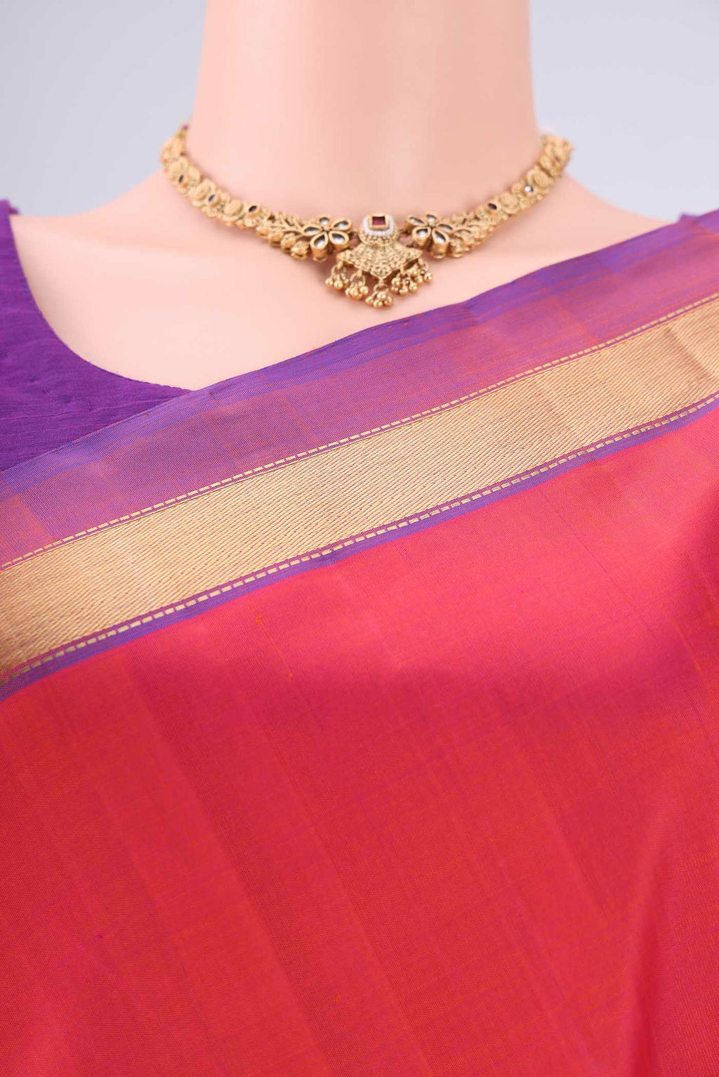Border image of Rani Pink Nangavalli Silk [ Salem ] Saree with Plain Body and Zari Border. 