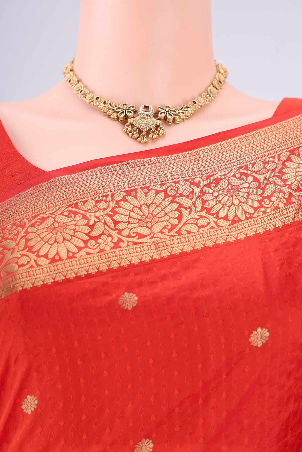 Border image of Imperial Red Dual Tone Blended Bangalore Silk Saree with Jacquard With Zari Butta on the body and Zari Border. 