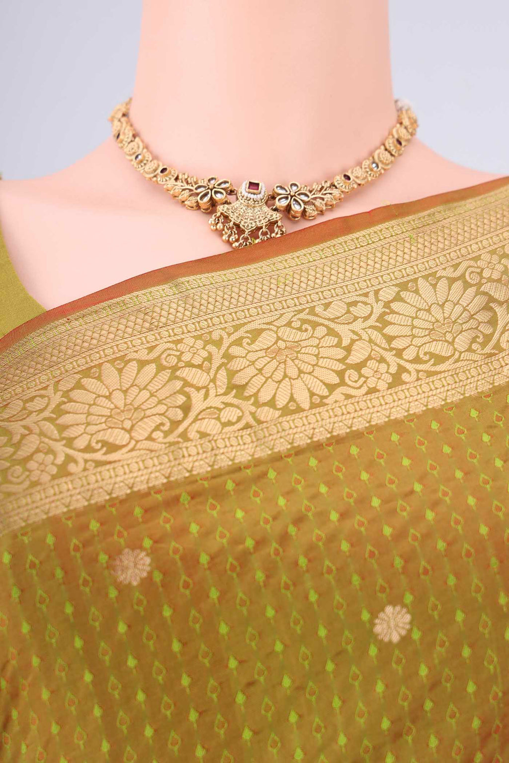 Border image of Light Green Dual Tone Blended Bangalore Silk Saree with Jacquard With Zari Butta on the body and Zari Border. 