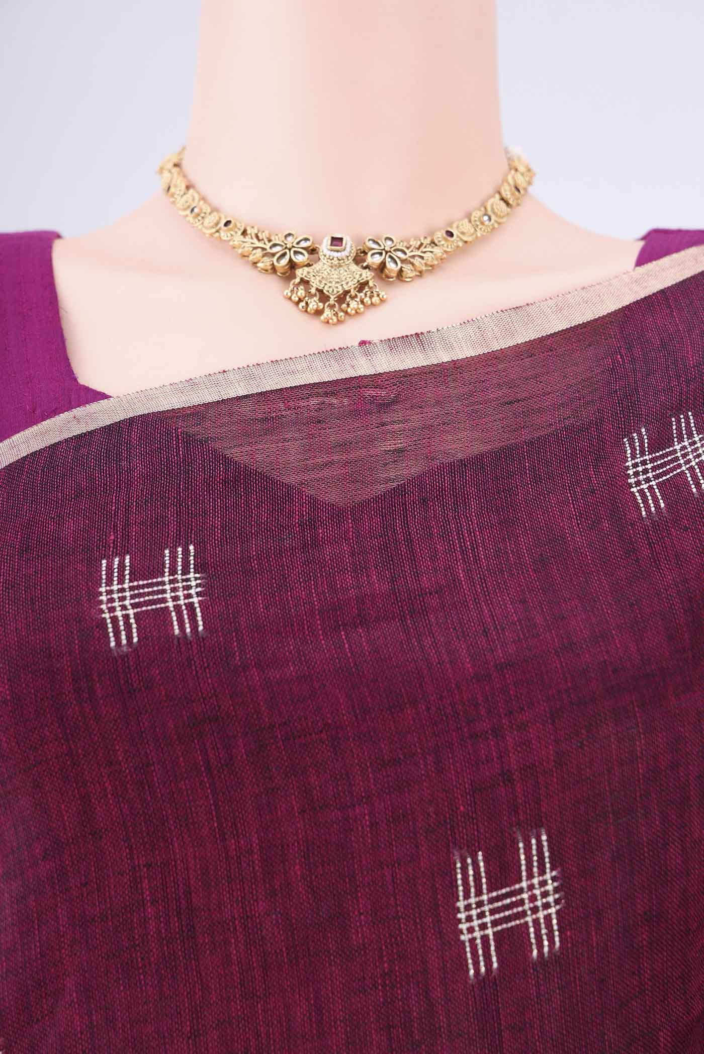 Border image of Light Magenta Linen Cotton Saree with Thread Butta on the body and Zari Border. 