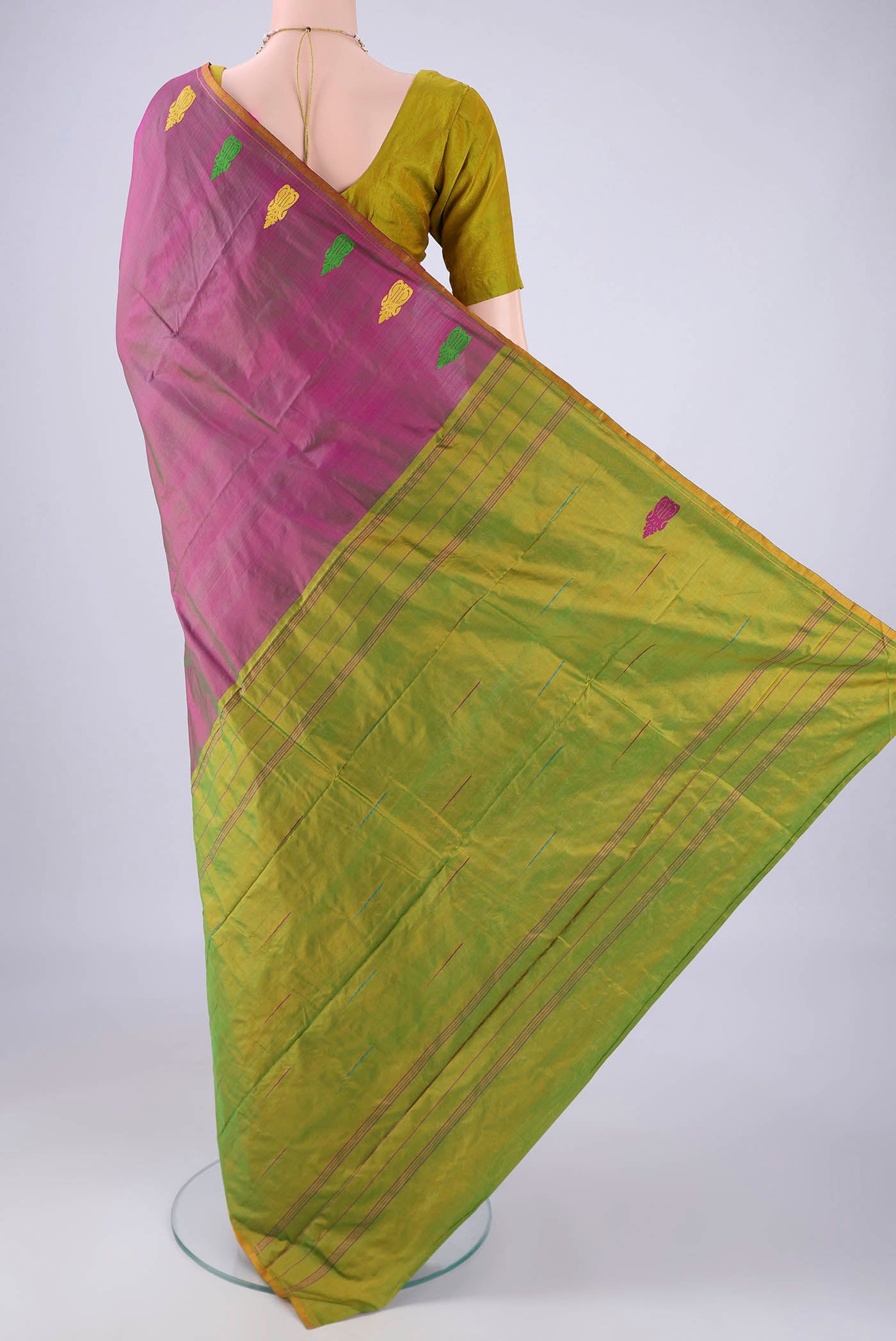 Flat view of Purple Kanchipuram Silk Saree with Plain Body and Thread Border. 