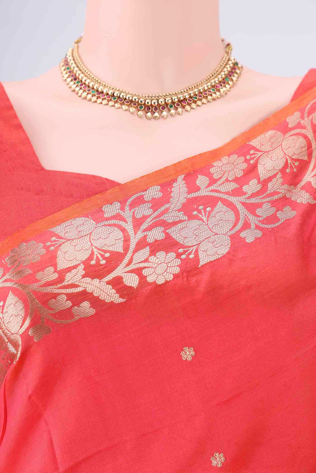 Border image of Orange Dual Tone Banarasi Katan Silk Saree with Zari Butta on the body and Zari Border. 