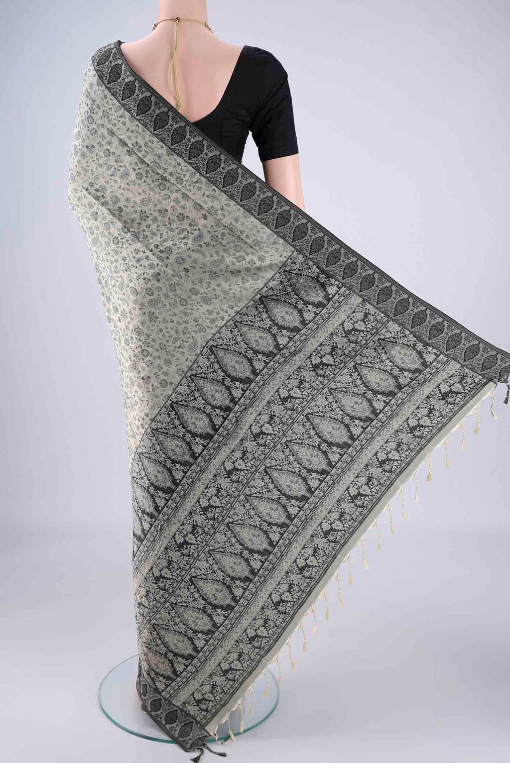 Flat view of Davys Grey Soft Silk Saree with Jacquard design on the body and Thread Border. 