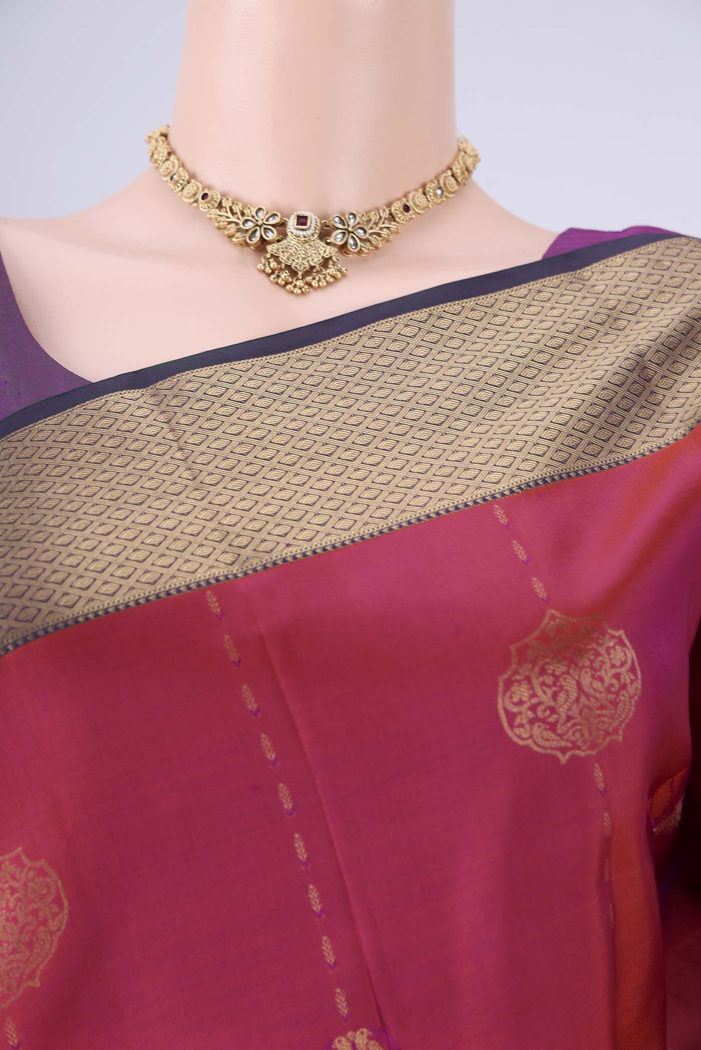 Border image of Pink Nangavalli Silk [ Salem ] Saree with Zari Butta on the body and Zari Border. 