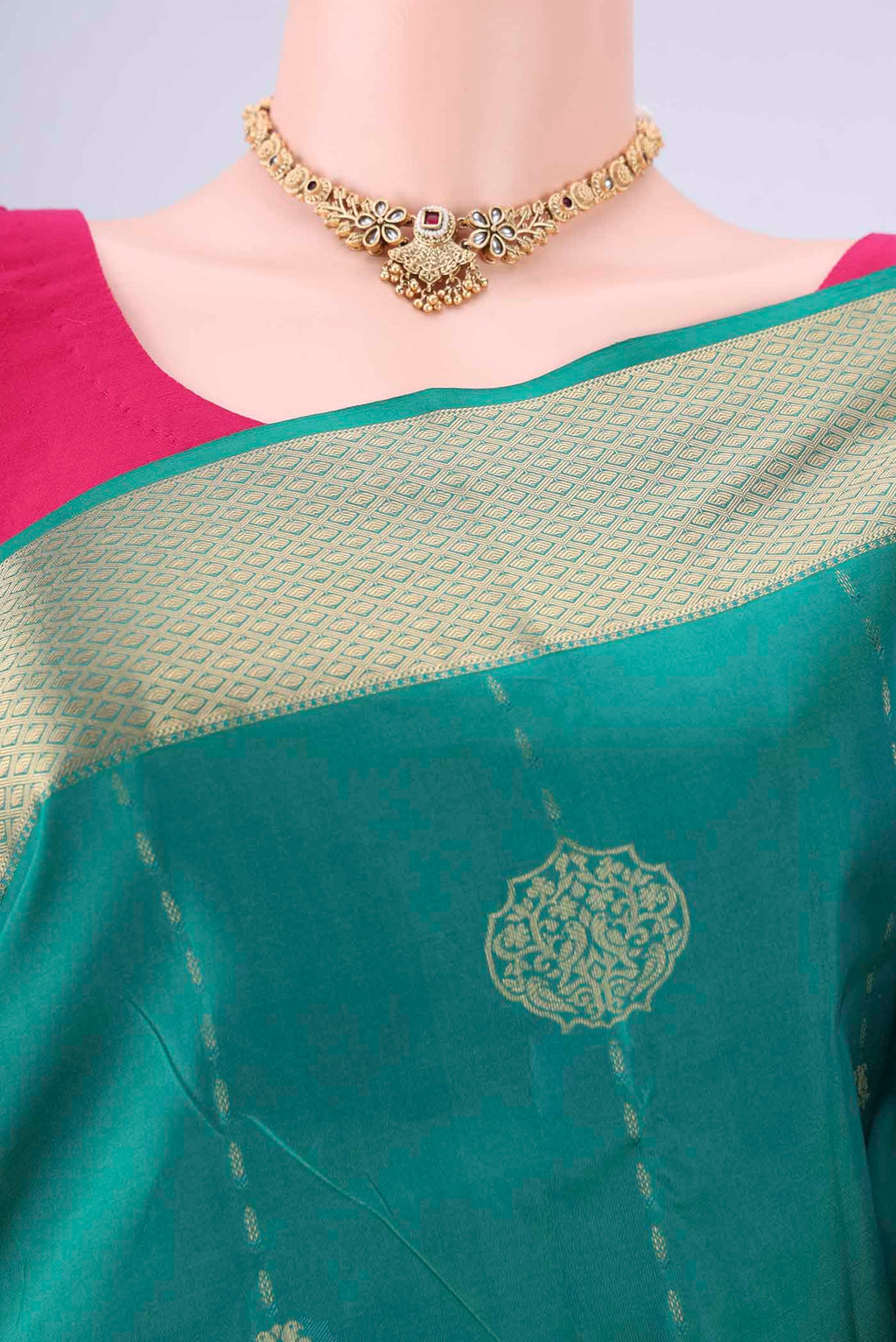 Border image of Sea Green Nangavalli Silk [ Salem ] Saree with Zari Butta on the body and Zari Border. 