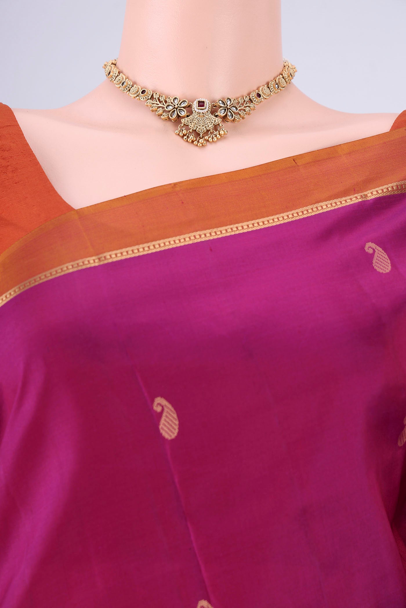 Border image of Magenta Nangavalli Silk [ Salem ] Saree with Zari Butta on the body and Zari Border. 
