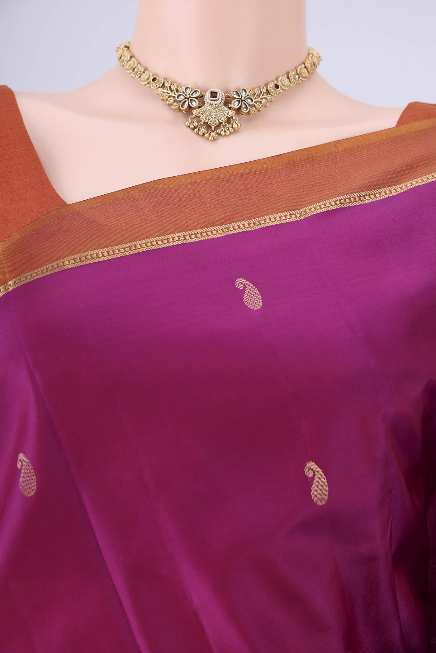 Border image of Magenta Nangavalli Silk [ Salem ] Saree with Zari Butta on the body and Zari Border. 