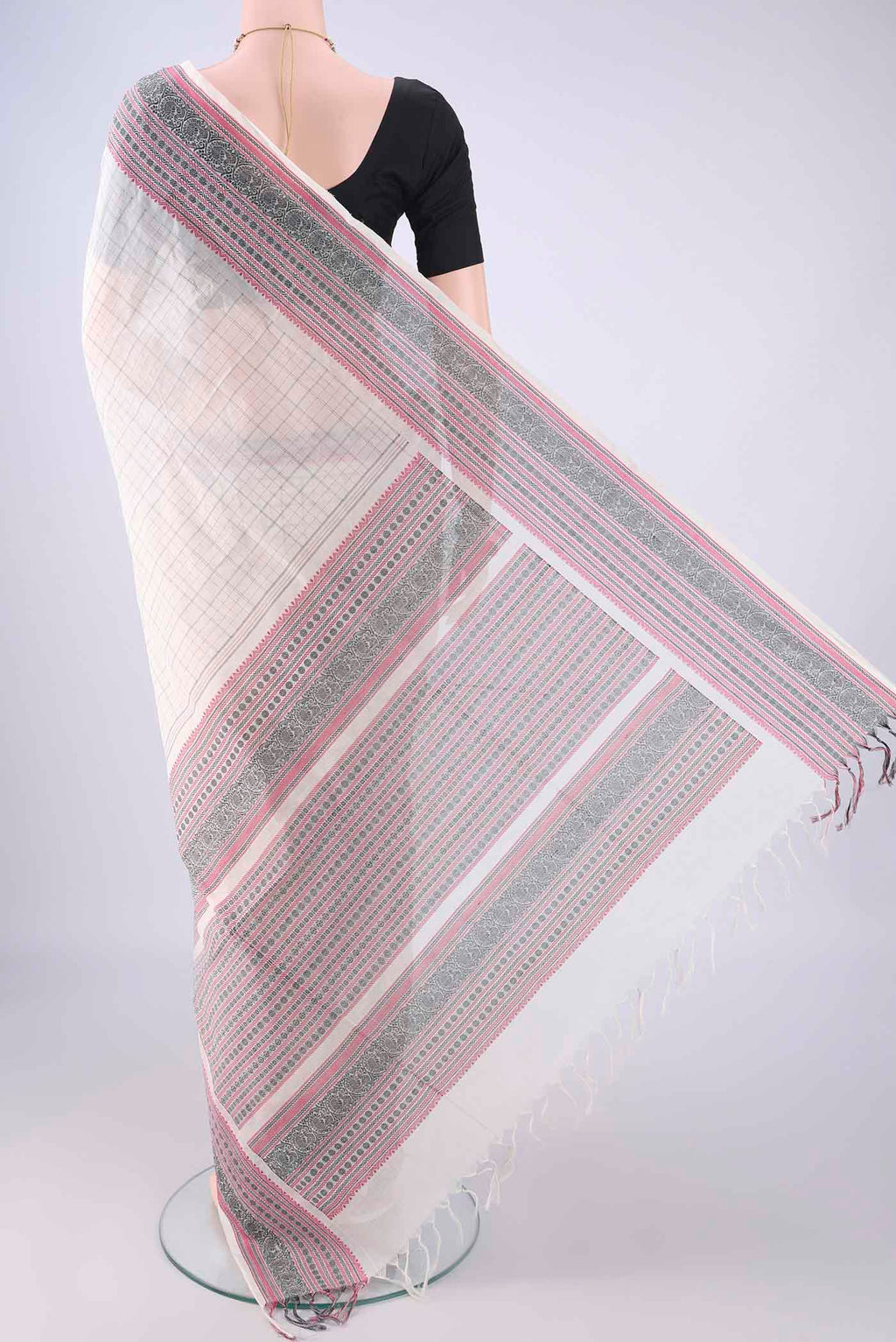 Flat view of White Coimbatore Cotton Saree with Checked design on the body and Thread Border. 