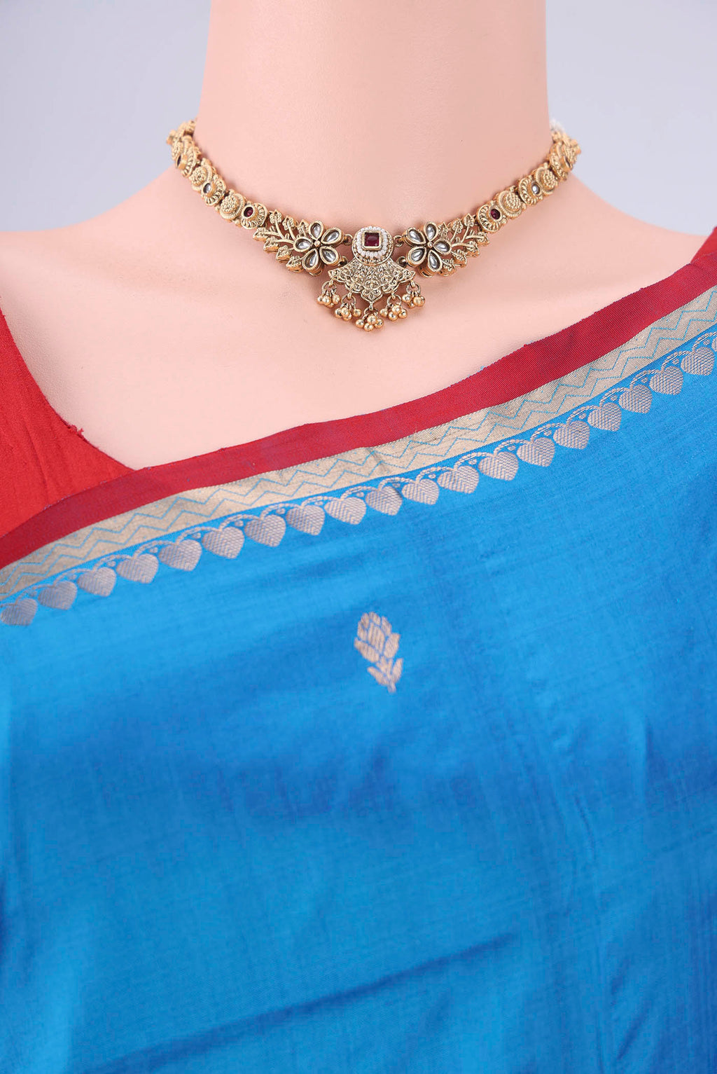 Border image of Blue Banarasi Katan Silk Saree with Zari Butta on the body and Zari Border. 