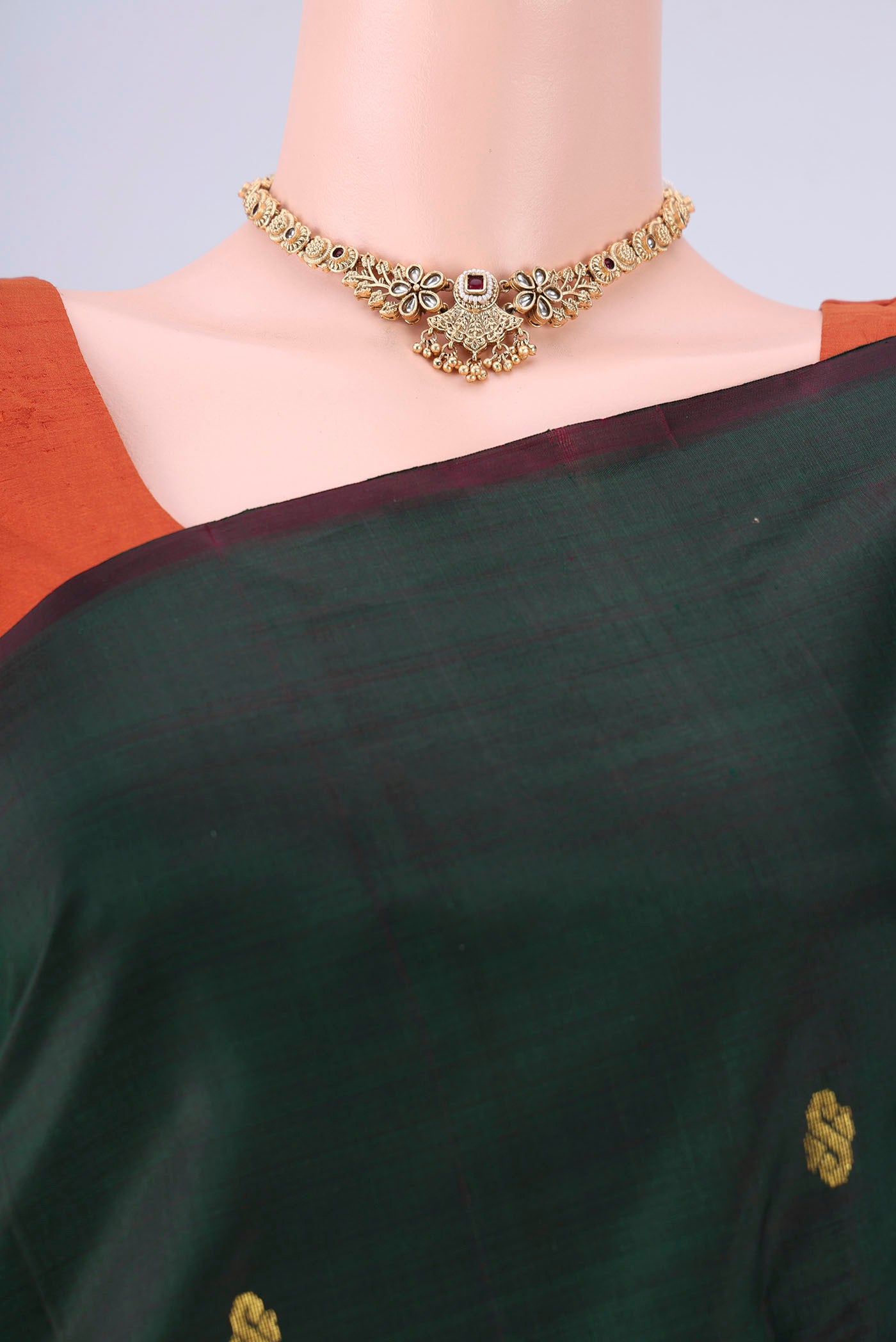 Border image of Bottle Green Kanchipuram Silk Saree with Zari Butta on the body and One Side Border. 