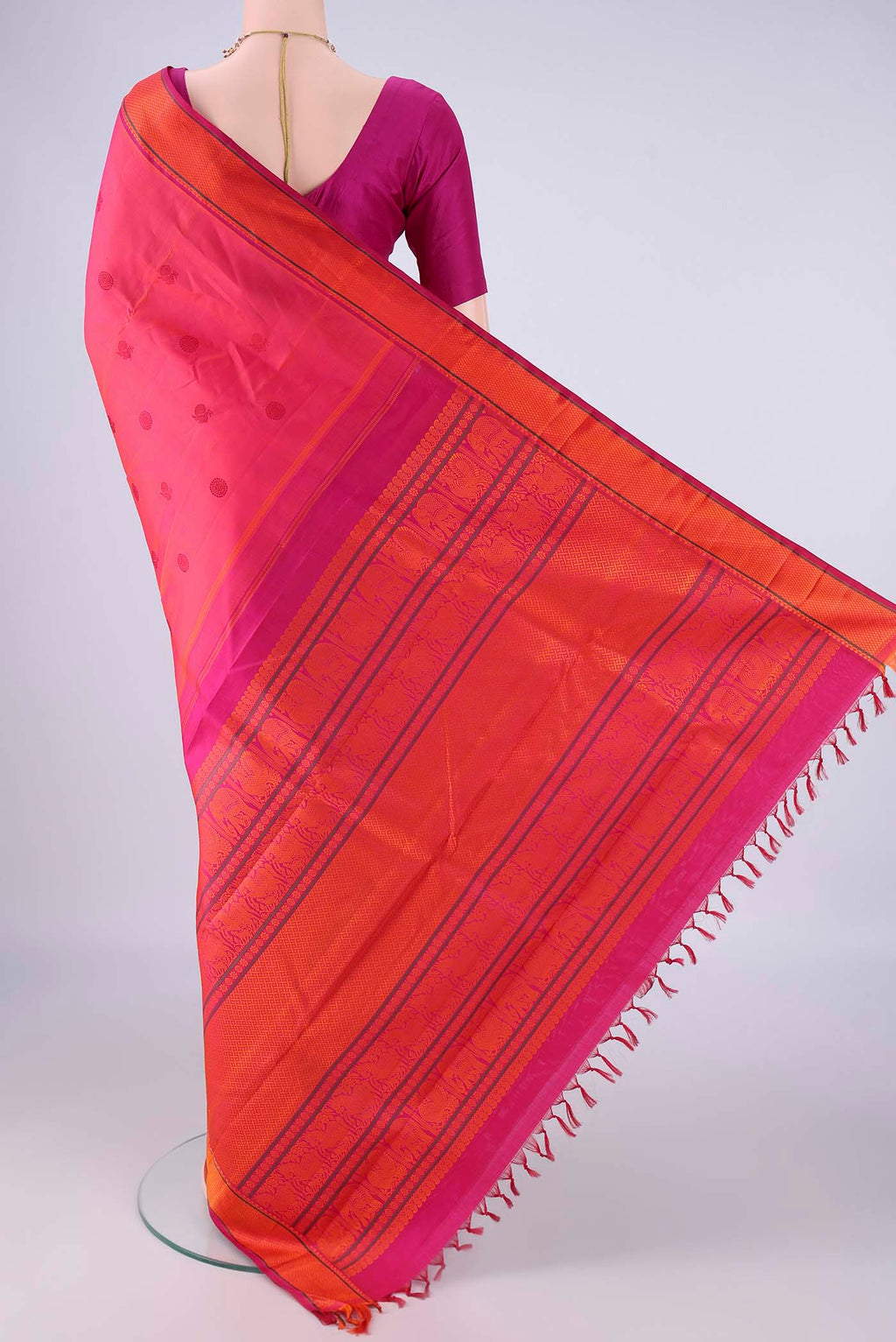 Flat view of Pink Kanjivaram Silk Saree with Thread Butta on the body and Thread Border. 
