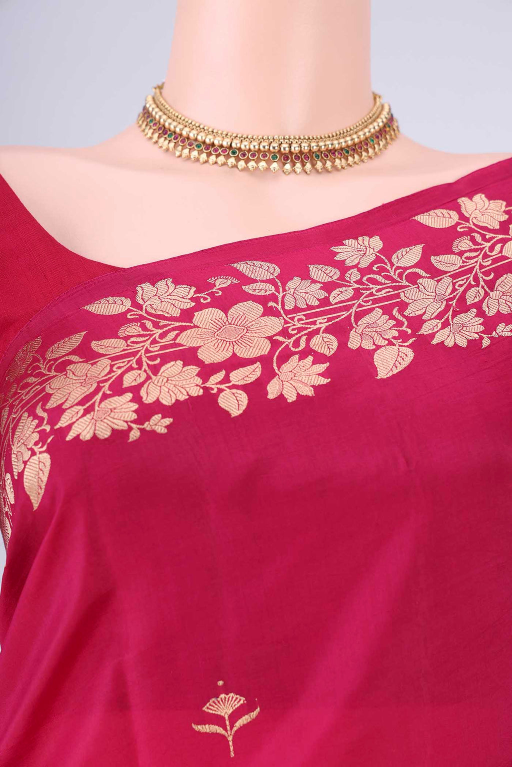 Border image of Dark Pink Banarasi Silk Saree with Zari Butta on the body and Zari Border. 