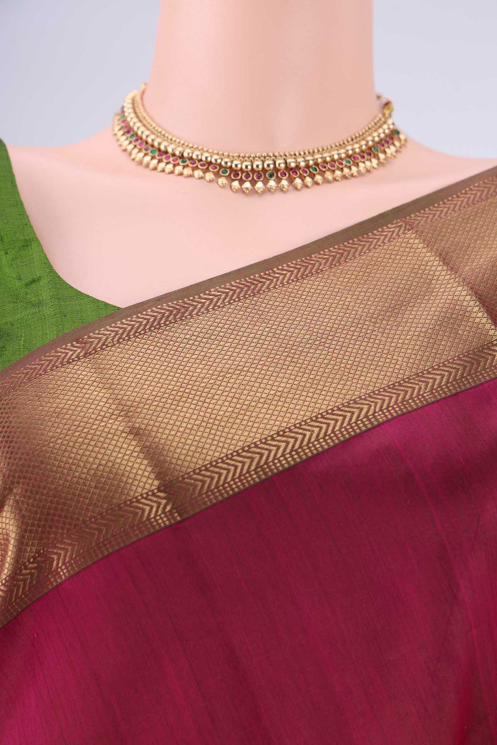 Border image of Magenta Maheshwari Silk Cotton Saree with Plain Body and Zari Border. 