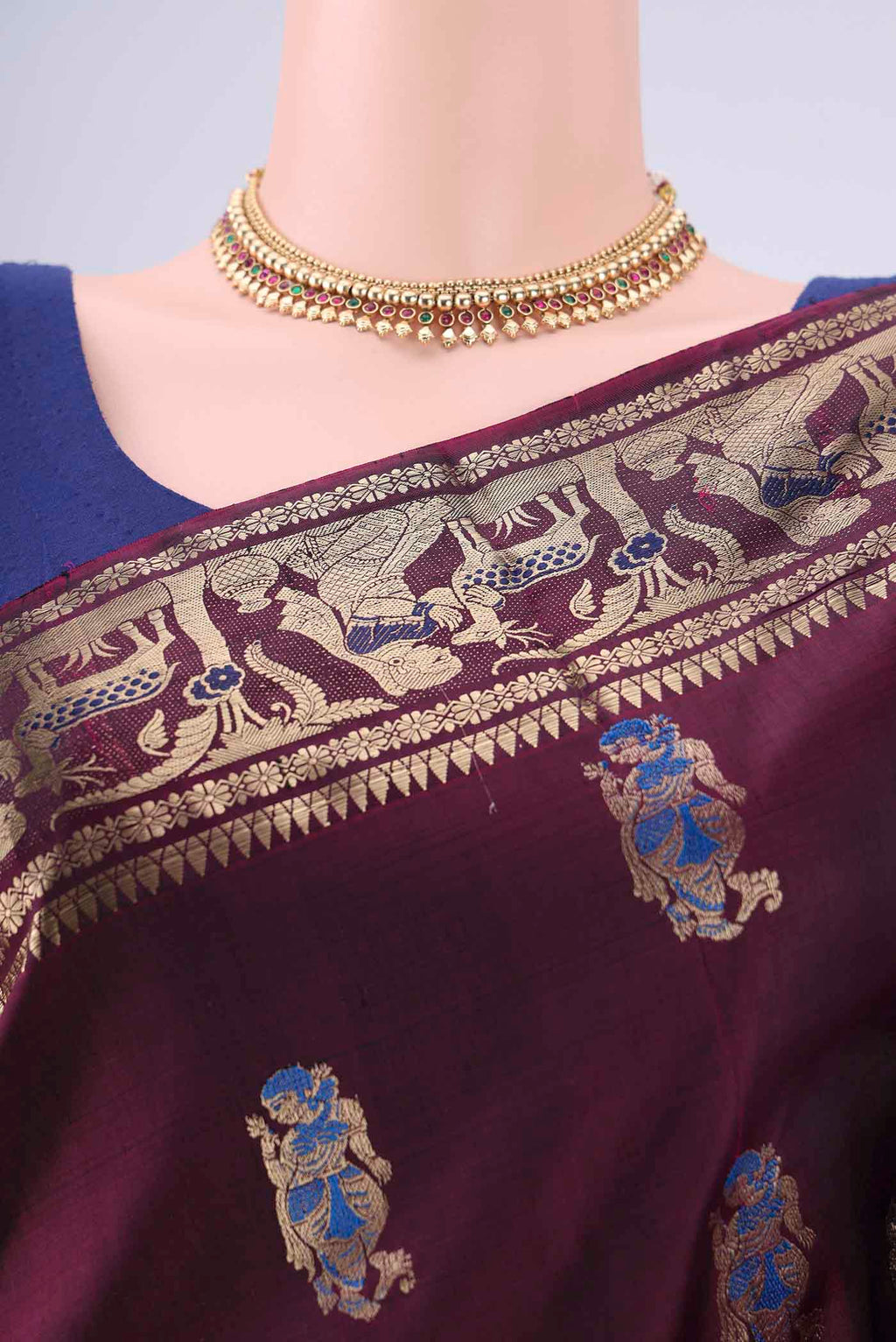 Border image of Burgundy Baluchari Silk Saree with Zari And Thread Butta on the body and Zari And Thread Border. 