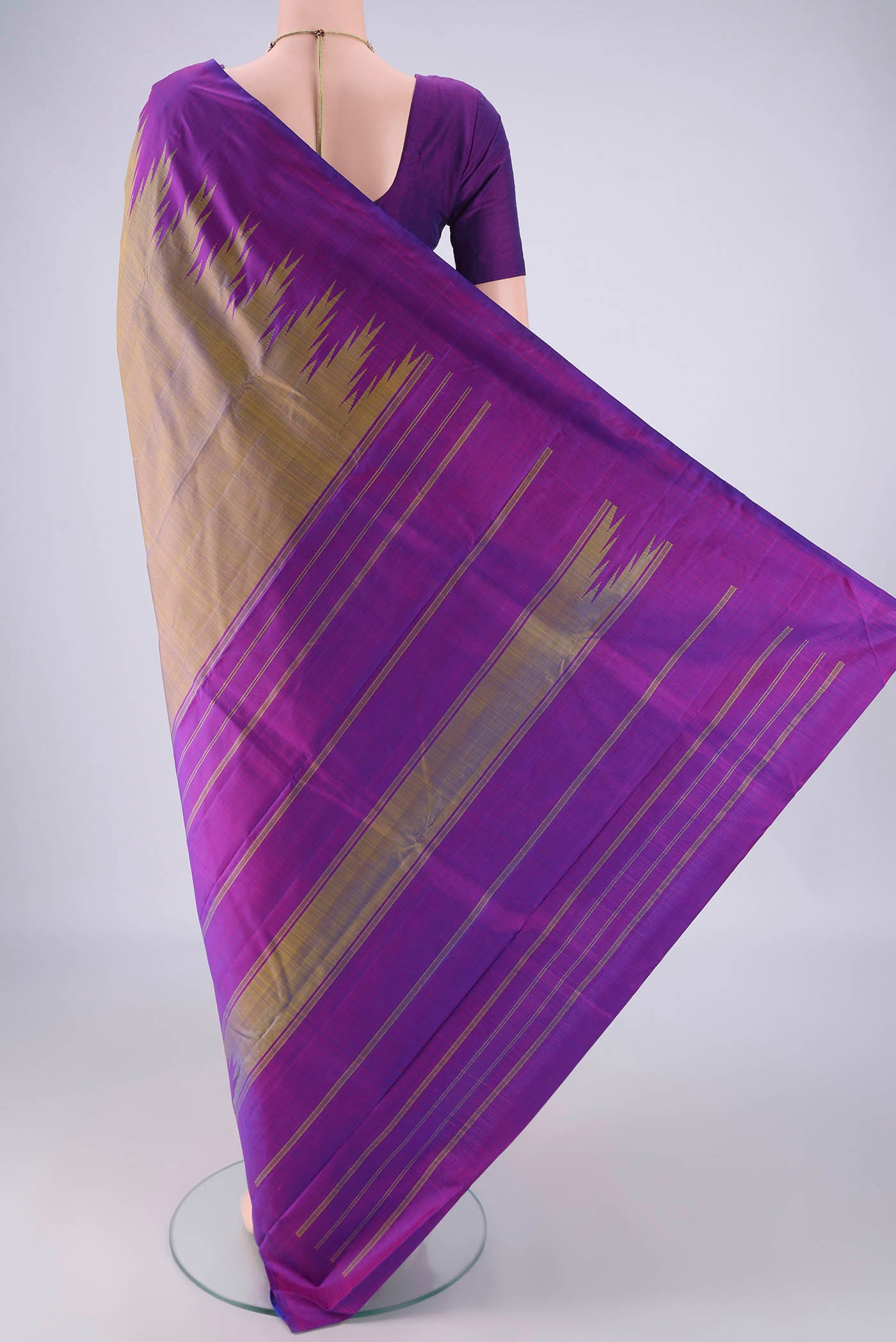 Flat view of Mehandi Green Kanchipuram Silk Saree with Plain Body and Temple Border. 