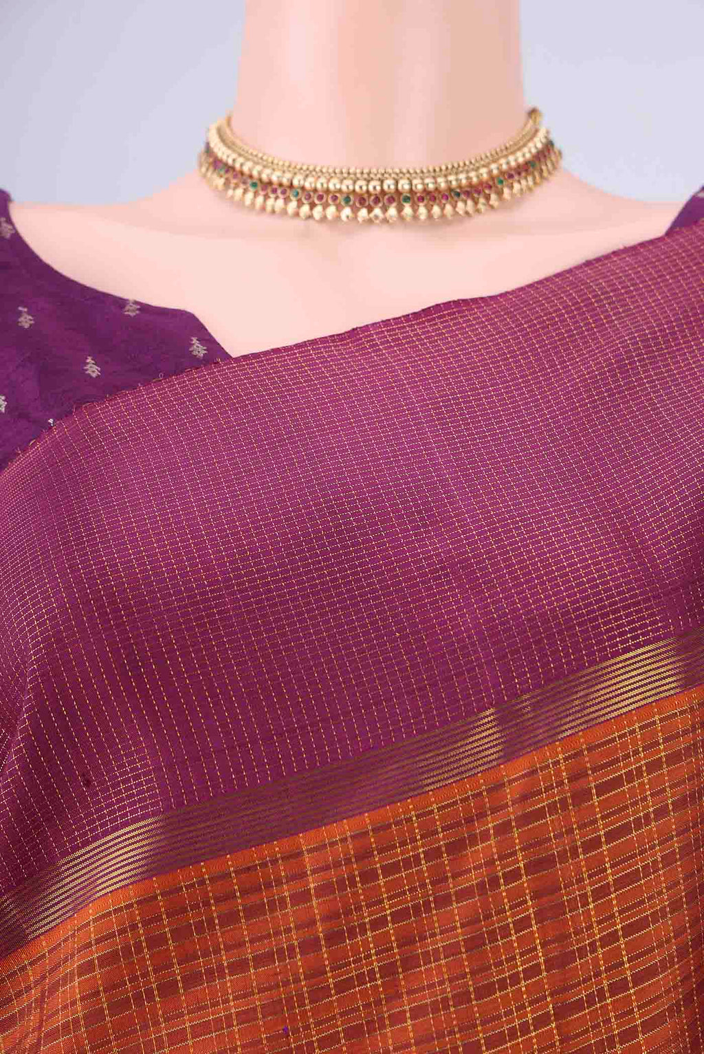 Border image of Bottle Green Kanjivaram Silk Saree with Zari Brocade on the body and Checks Border. 